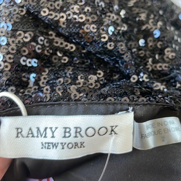 ✨✨🪩RAMY BROOK NEW YORK sequins zipper back cap sleeve blouse 😎 - Picture 12 of 12